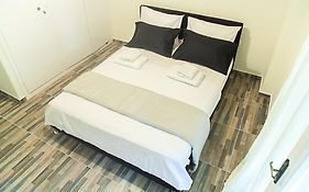 Fiλoξεnia in Gazi- Athens center Apartment